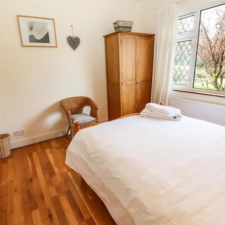 Holiday home Rowantree *