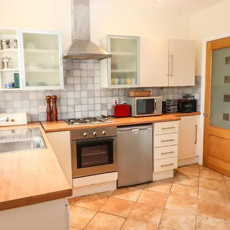 Holiday home Rowantree *