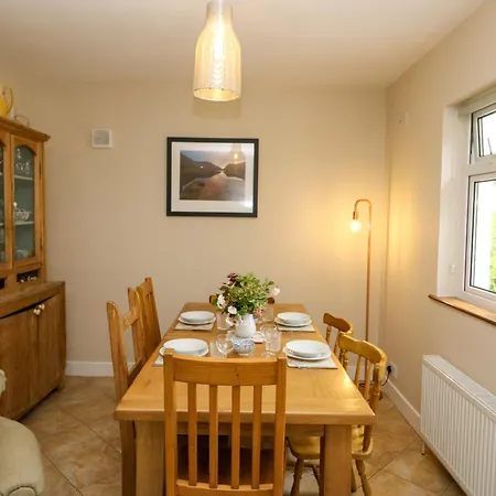 Holiday home Rowantree *