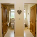 Holiday home Rowantree *