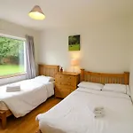 Holiday home Rowantree *